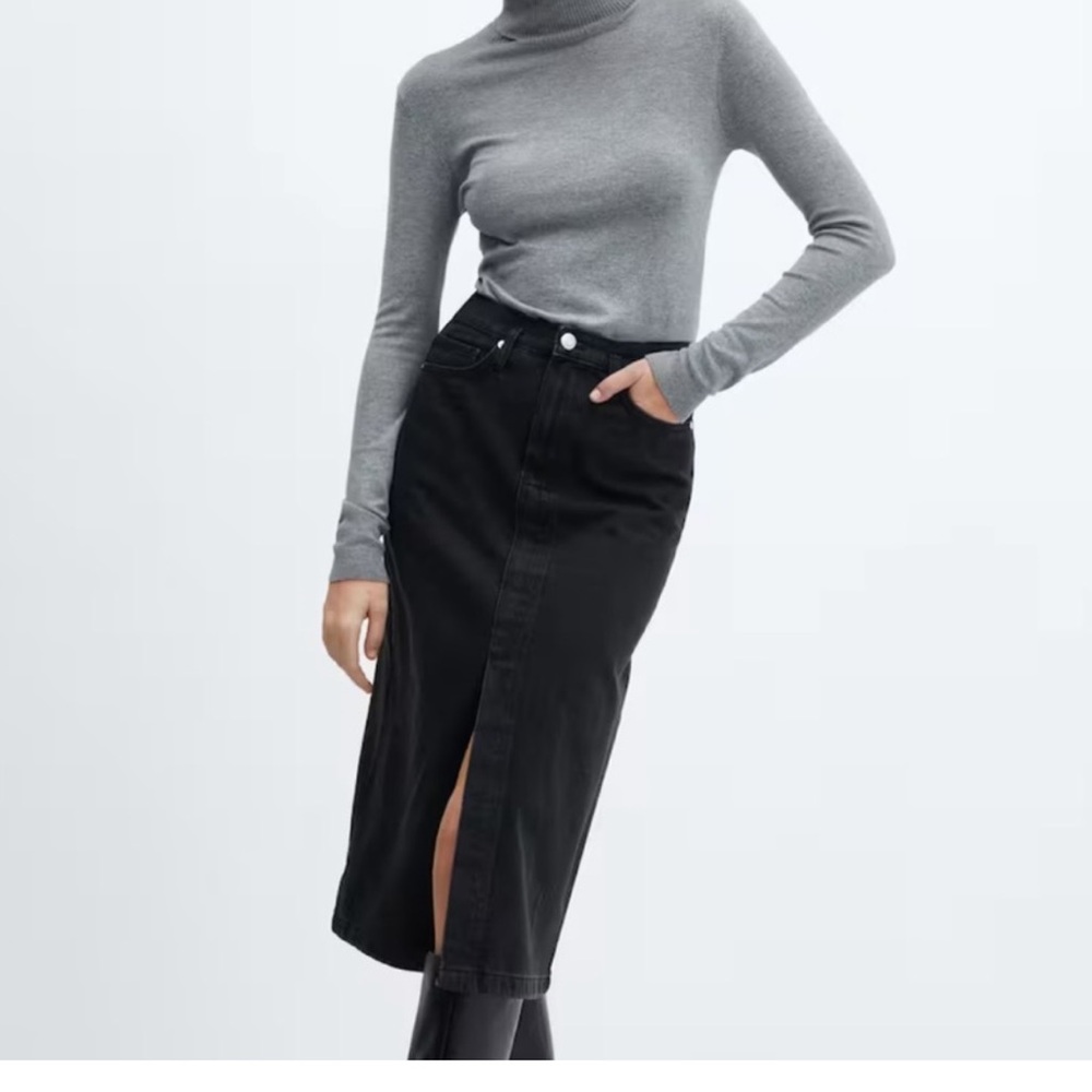 Mango Women's black skirt